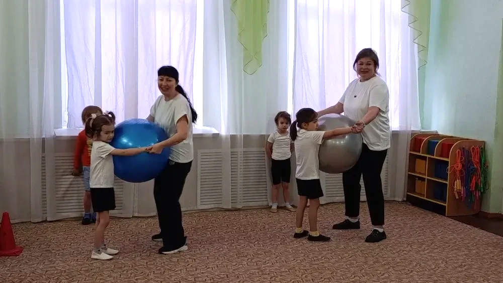 Спортивное развлечение для дошколят и их родителей