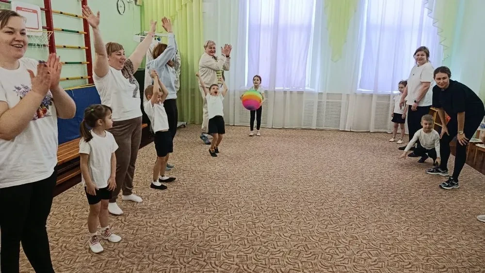 Спортивное развлечение для дошколят и их родителей